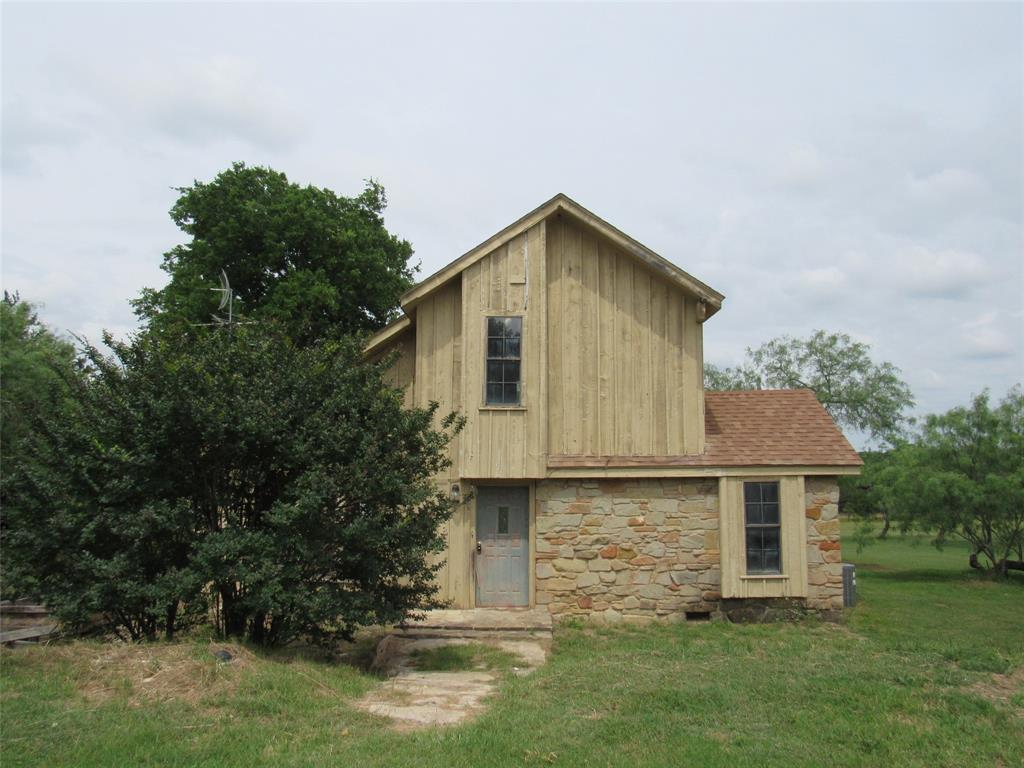 138 Private Road 227 Property Photo 1