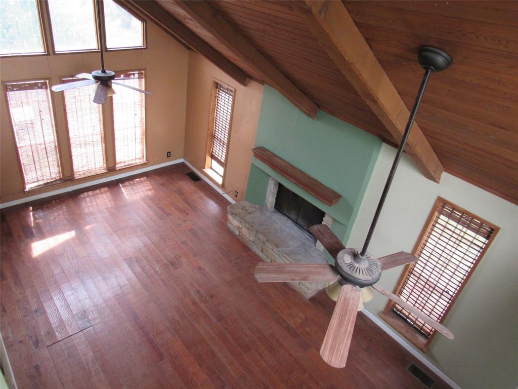138 Private Road 227 Property Photo 6