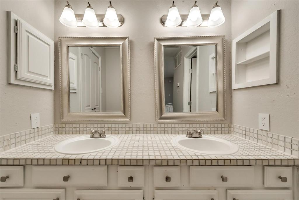 18240 Midway Road 302 Property Photo 20
