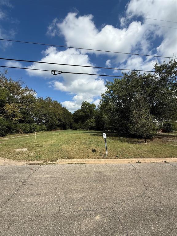 1721 N Hoard Avenue Property Photo 4