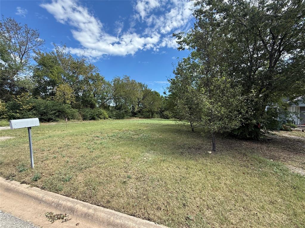 1721 N Hoard Avenue Property Photo 5