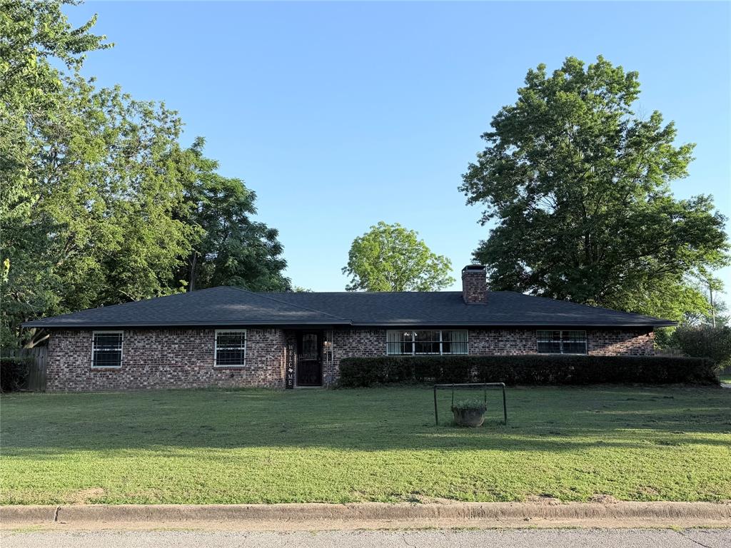404 Montgomery Street Property Photo 1