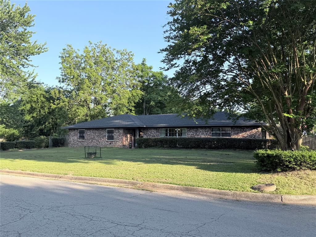 404 Montgomery Street Property Photo 25