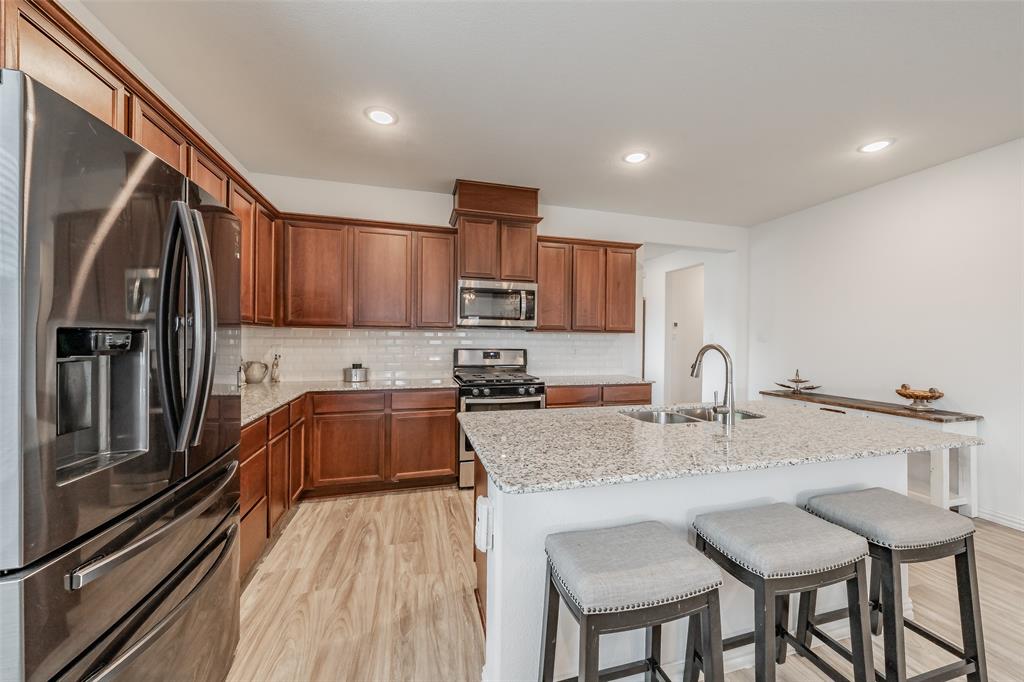 1446 White Water Way Property Photo 12