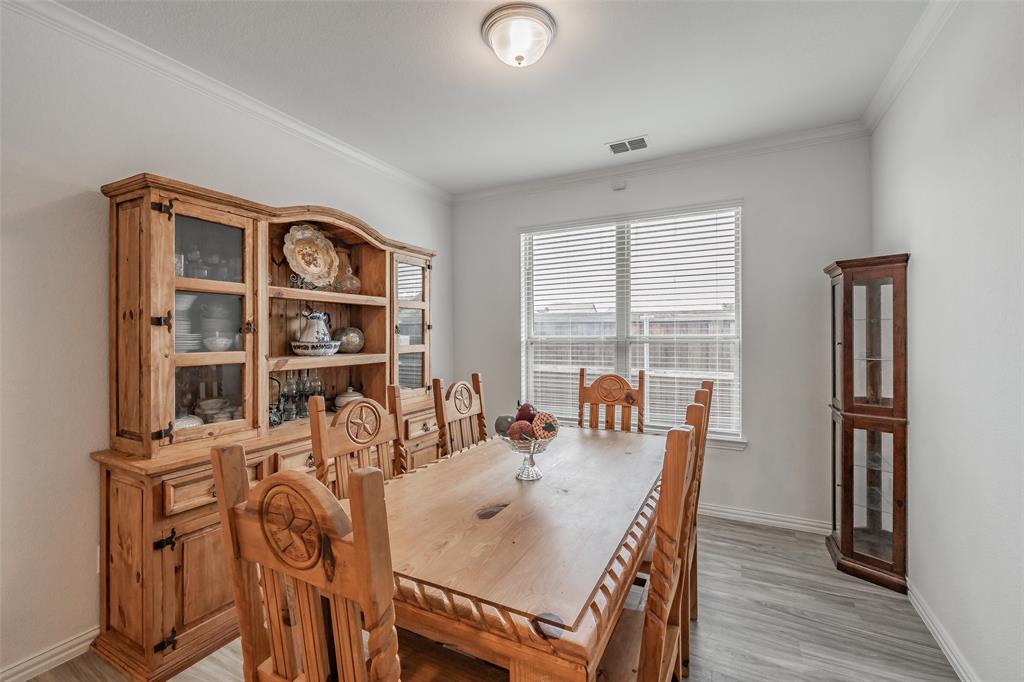 1446 White Water Way Property Photo 17