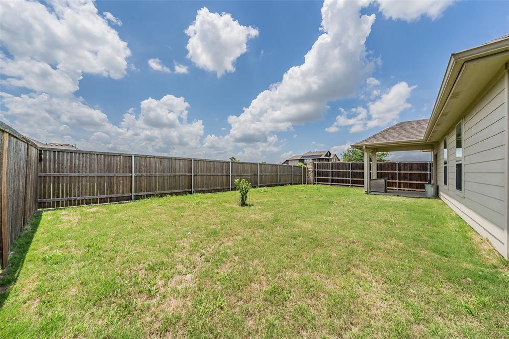 1446 White Water Way Property Photo 37