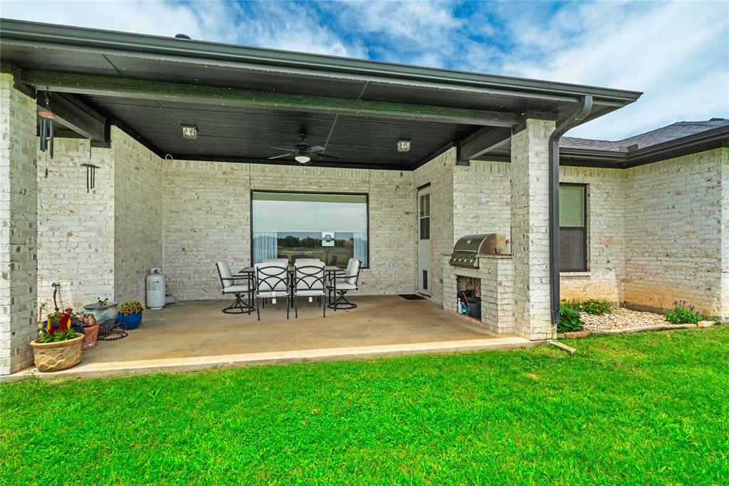 1024 Henry Way Property Photo 2