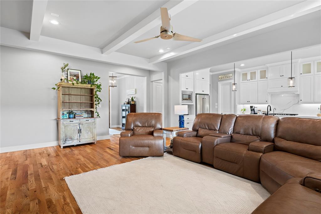 1024 Henry Way Property Photo 7