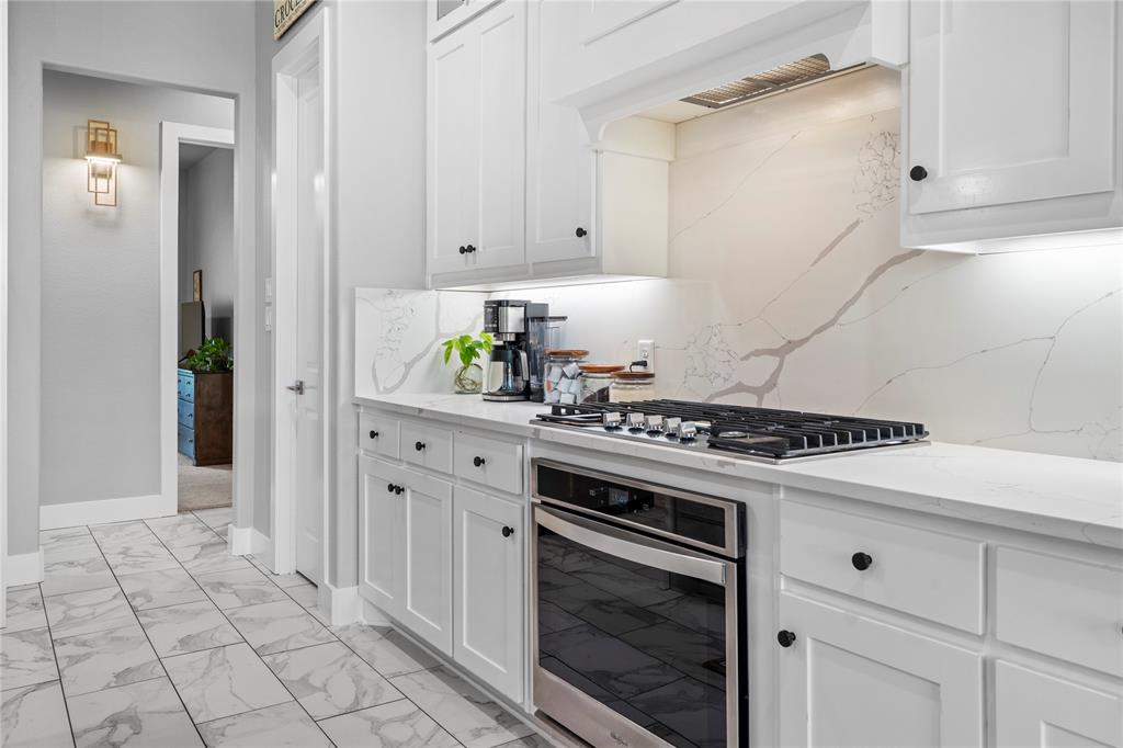 1024 Henry Way Property Photo 12