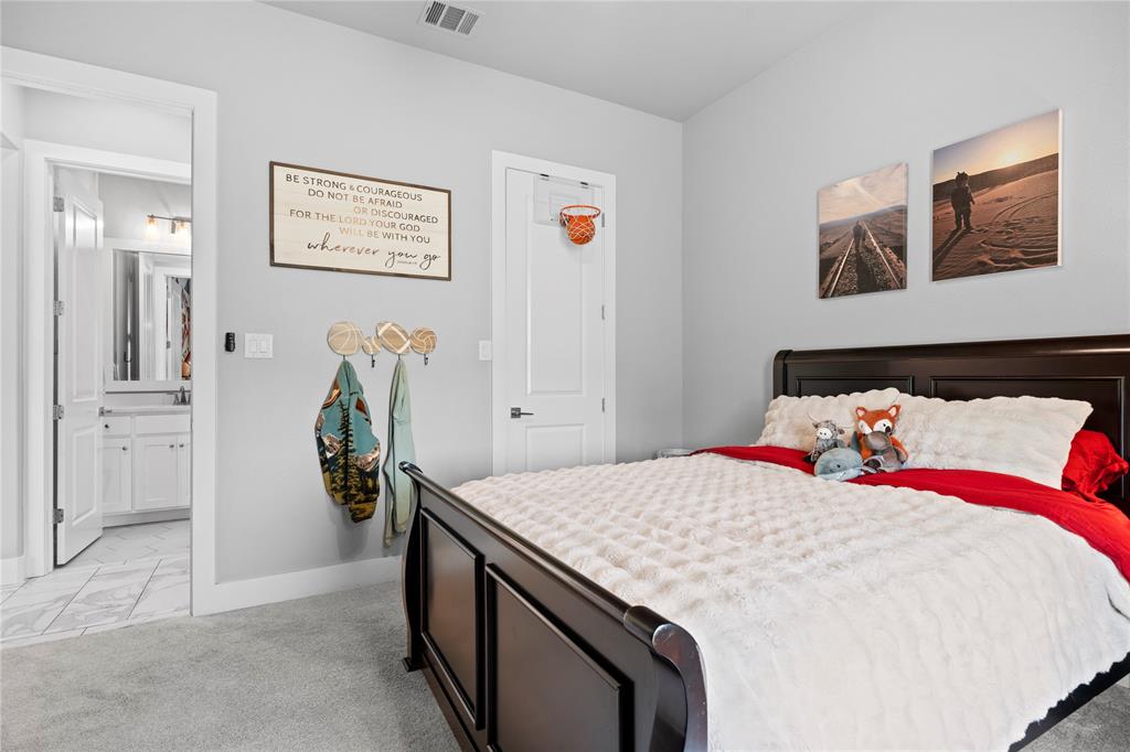 1024 Henry Way Property Photo 21