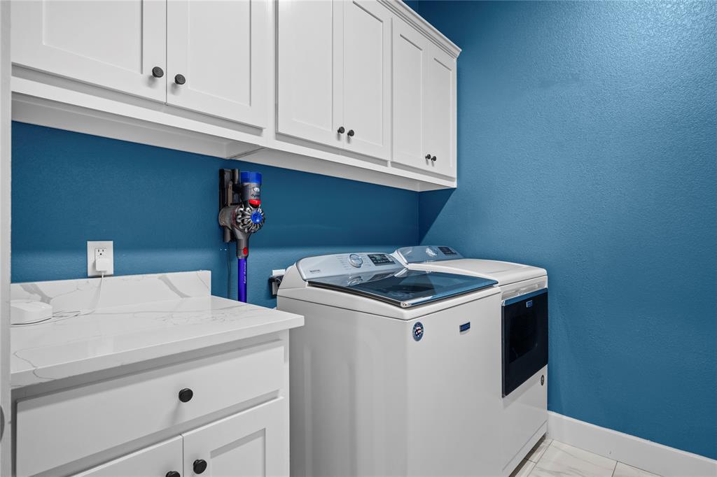 1024 Henry Way Property Photo 24