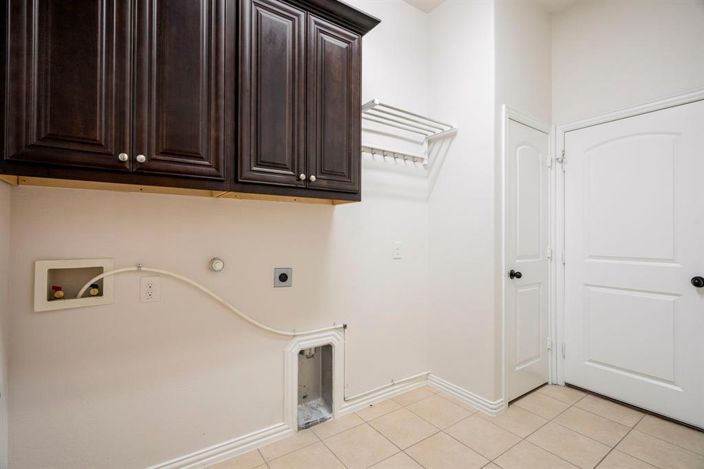 6908 Badlands Drive Property Photo 27