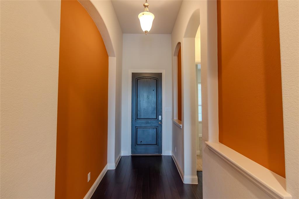 720 Field Crossing Property Photo 10