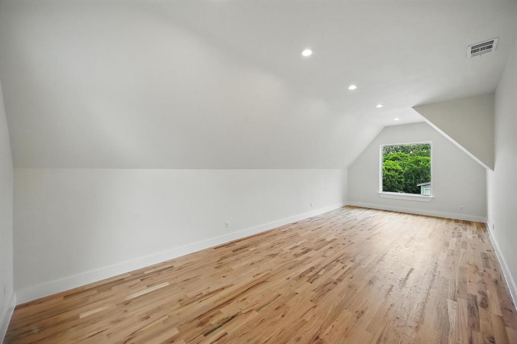 1224 S Pine Street Property Photo 21