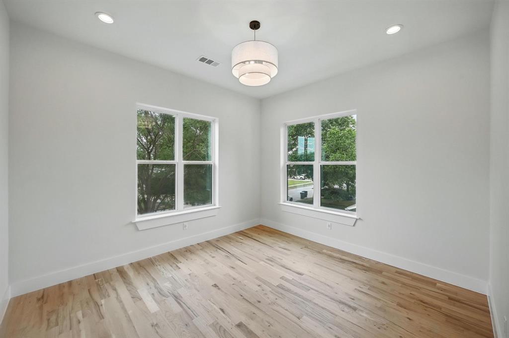 1224 S Pine Street Property Photo 25