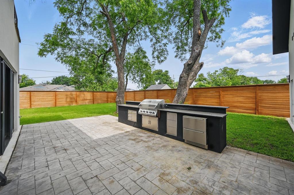 1224 S Pine Street Property Photo 32