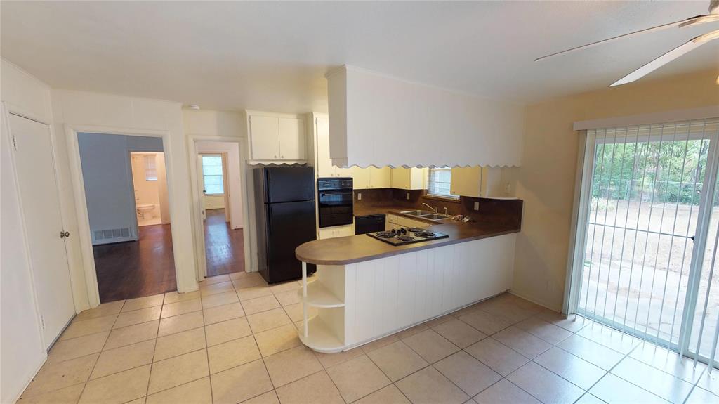 1705 Crescent Street Property Photo 2