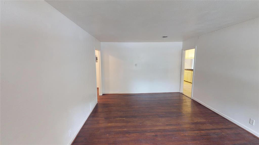 1705 Crescent Street Property Photo 6