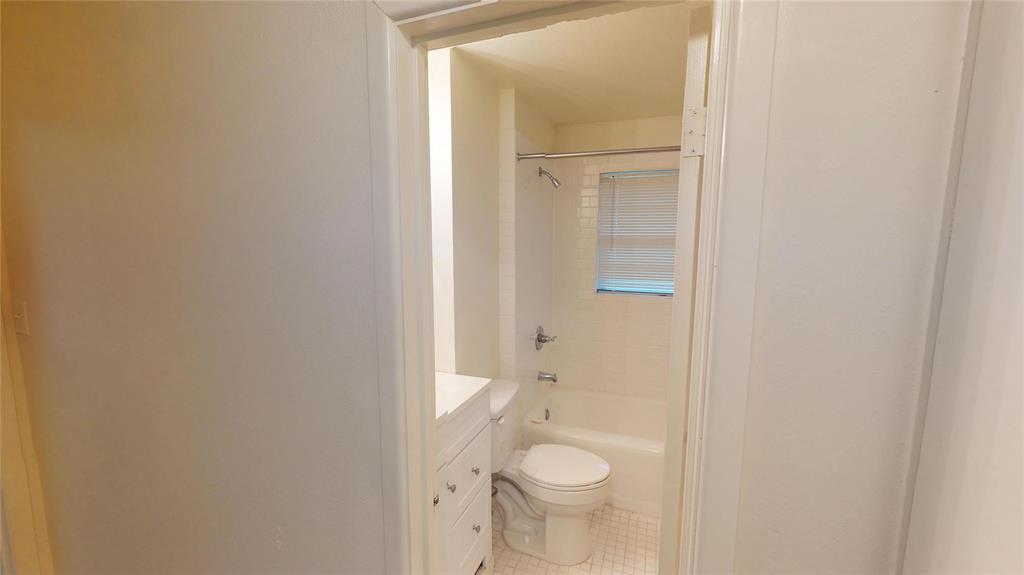 1705 Crescent Street Property Photo 7