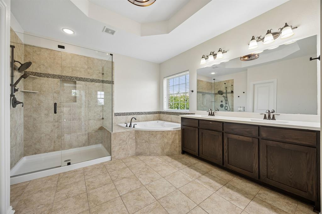 6685 Escena Boulevard Property Photo 14