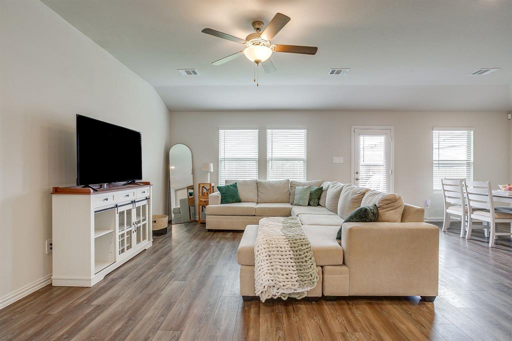 3013 Brittlebush Drive Property Photo 4