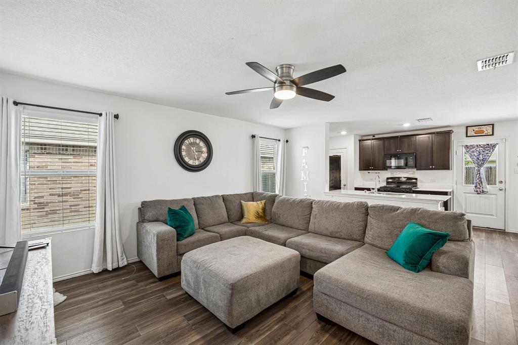 1806 River Crossing Drive Property Photo 4