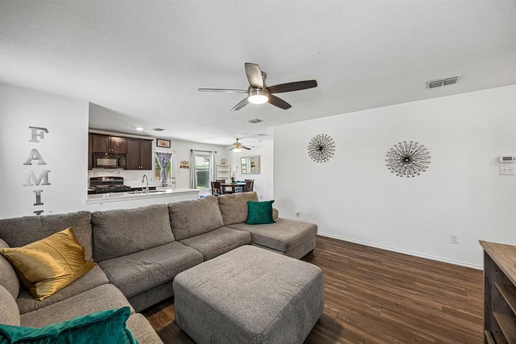 1806 River Crossing Drive Property Photo 7