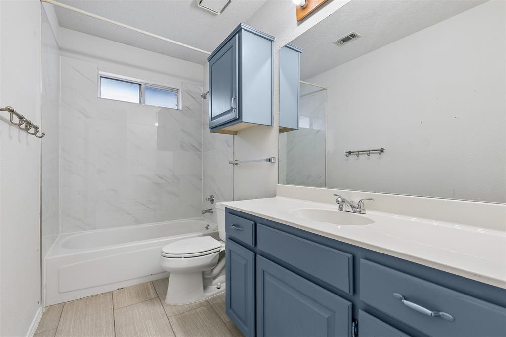 2212 Meadowstone Drive Property Photo 14