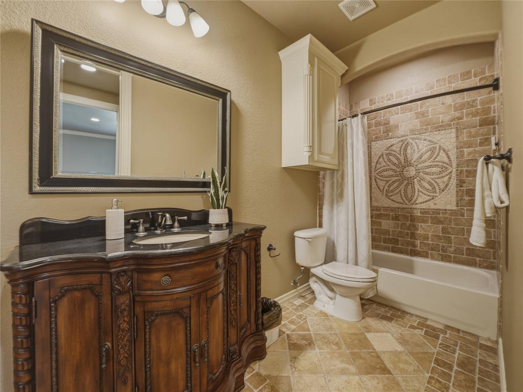 132 The Lakes Drive Property Photo 22