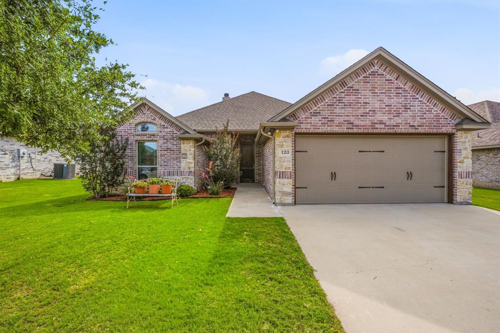 123 Donna Circle Property Photo 1