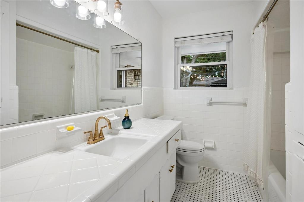 8426 Baumgarten Drive Property Photo 12