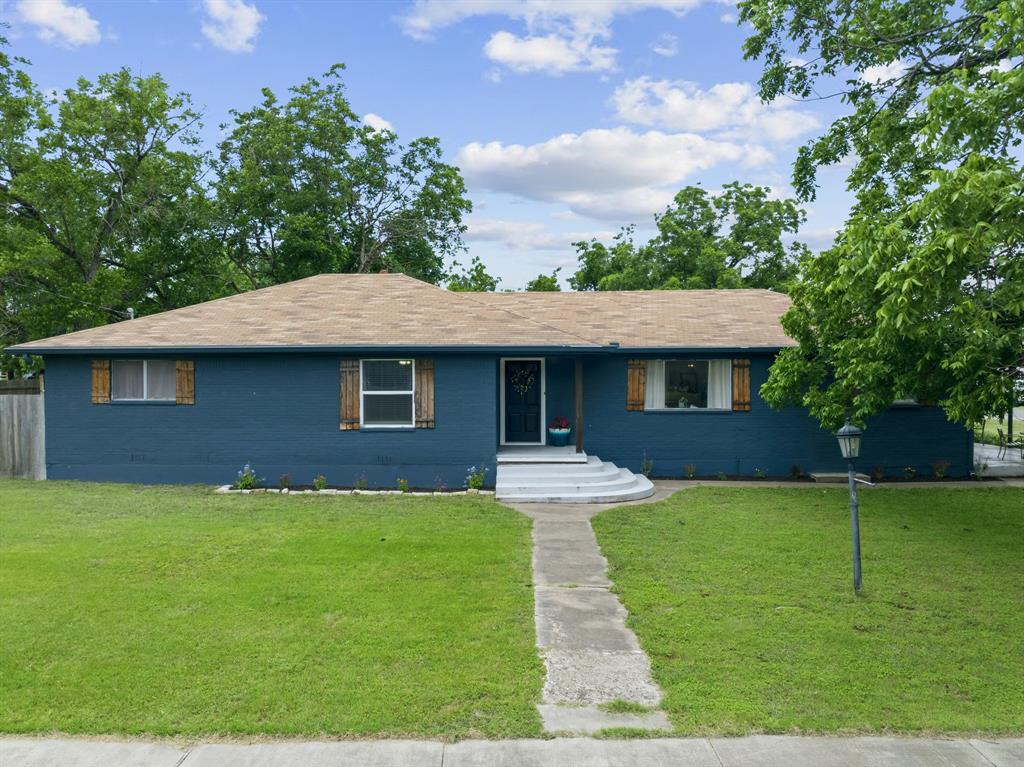 9338 5th Street Property Photo 1