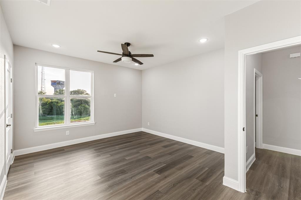 825 Premier Parkway Property Photo 10