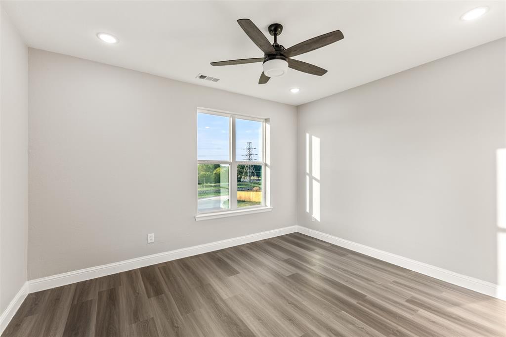 825 Premier Parkway Property Photo 12