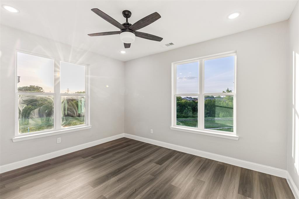 825 Premier Parkway Property Photo 13