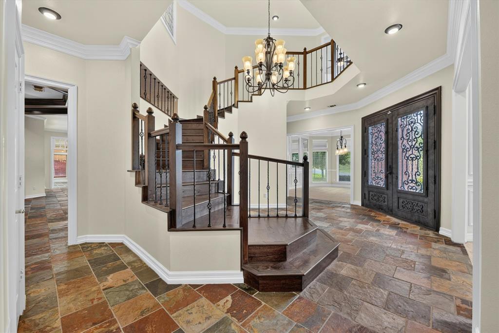5811 Scenic Bay Court Property Photo 1