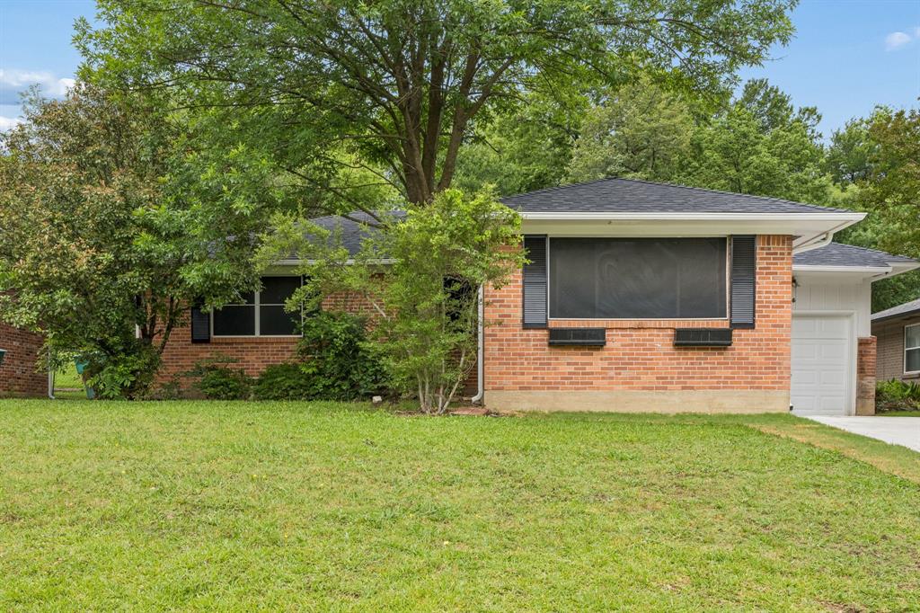 636 Kessler Boulevard Property Photo 1