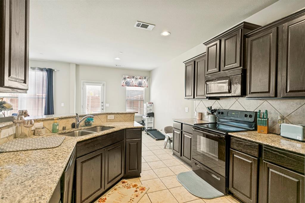 1838 Villa Drive Property Photo 11