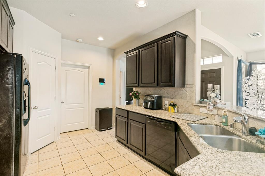 1838 Villa Drive Property Photo 13