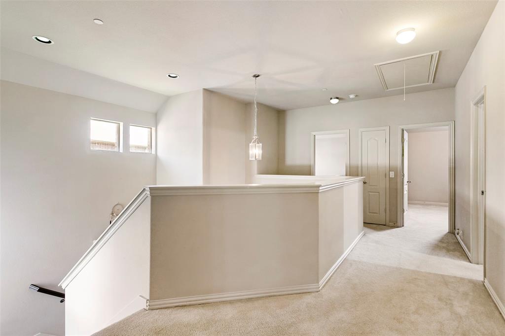 1838 Villa Drive Property Photo 17