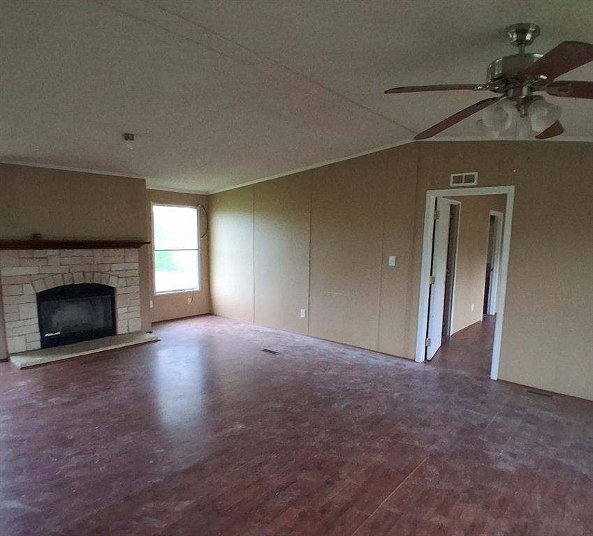 105 Spring Creek Place Property Photo 3