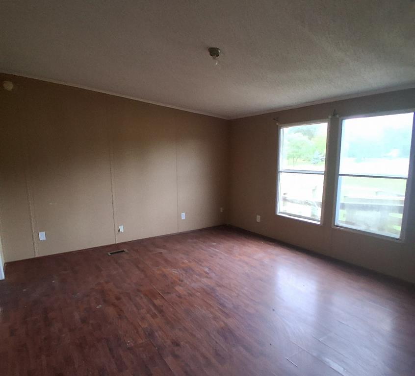 105 Spring Creek Place Property Photo 4