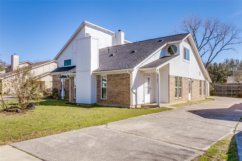 2121 Stone Moss Lane Property Photo 3