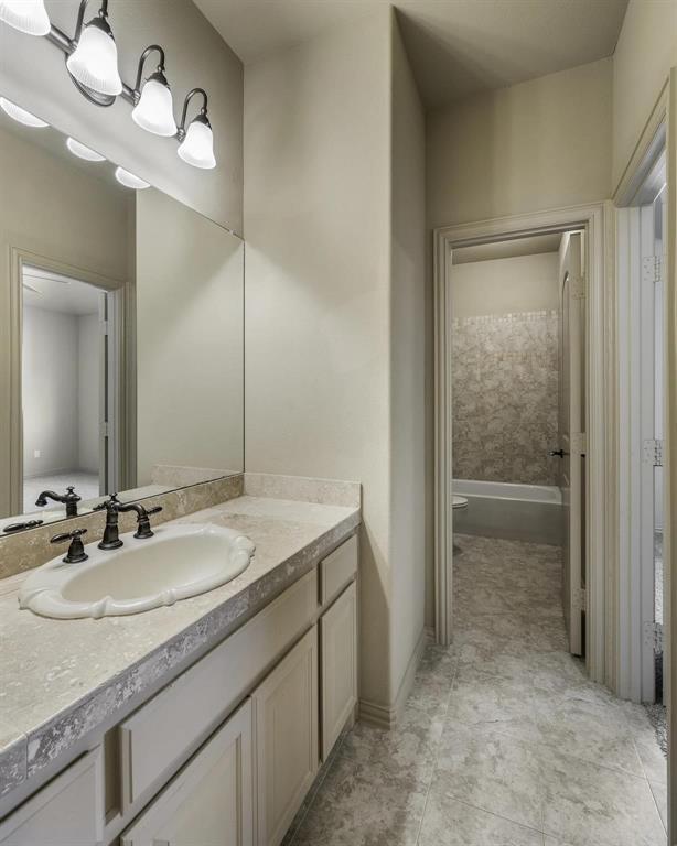 6916 Cannon Falls Drive Property Photo 11