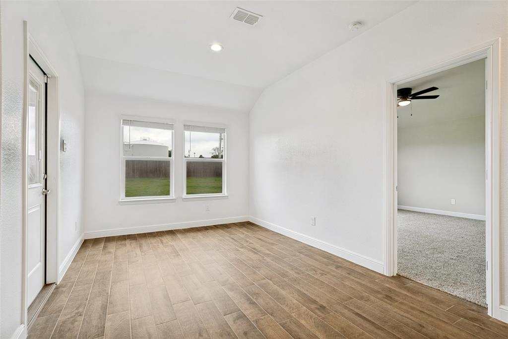 608 Breckenridge Park Drive Property Photo 9