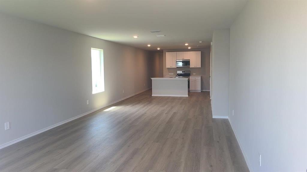 5509 Rollins Drive Property Photo 4