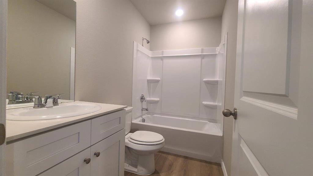 5509 Rollins Drive Property Photo 8