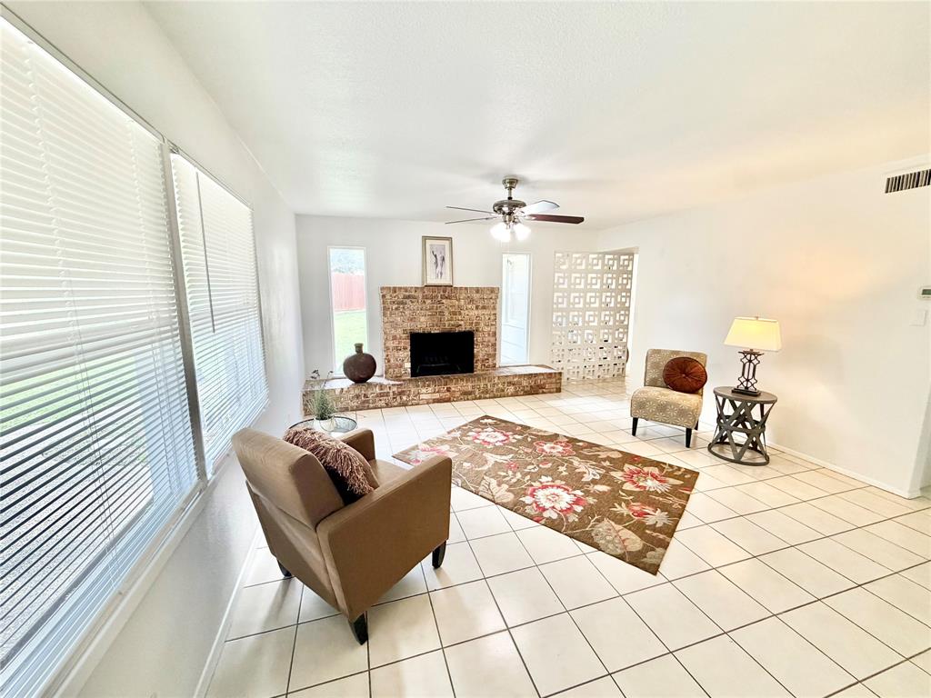 2117 Foxcroft Circle Property Photo 6