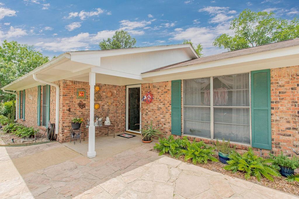 324 Texas Drive Property Photo 3