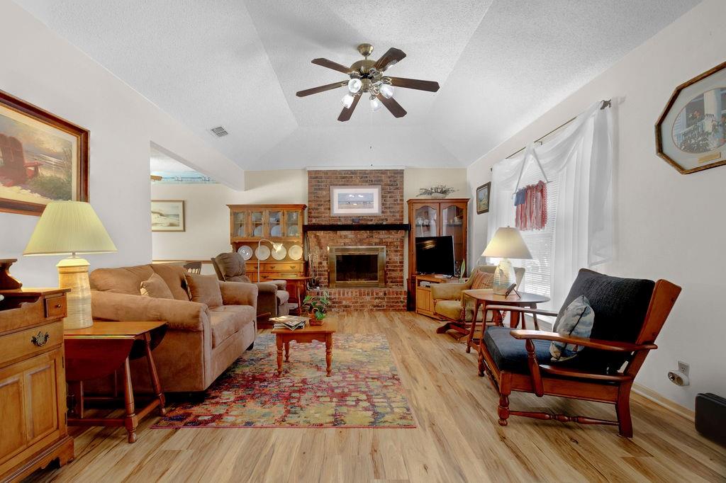 324 Texas Drive Property Photo 5